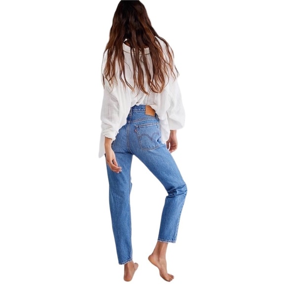 Levi's Premium Wedgie Icon High Rise Distressed button Fly Jeans Size 25 - Picture 4 of 13